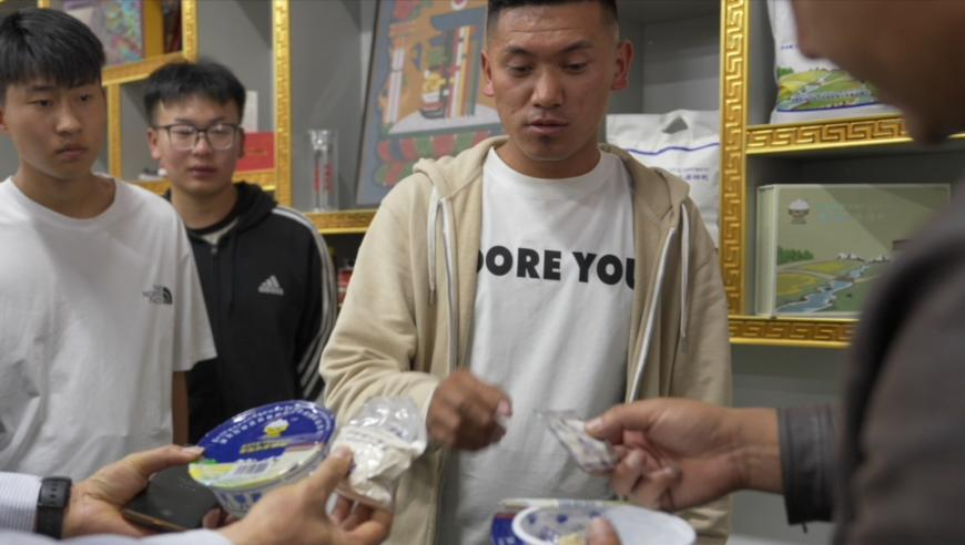 外卖员回应平台给骑手缴社保,澳门金牛版正版资料大全,重点解答解释落实_界面版V10.84