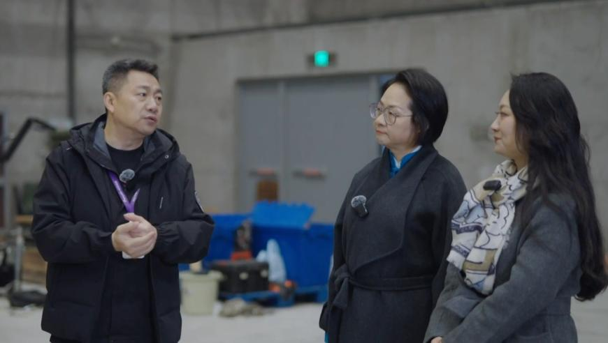 澳门6合开彩开奖结果查询,金价创新高幕后推手“骤变”,准确资料解释落实_户外版V12.22